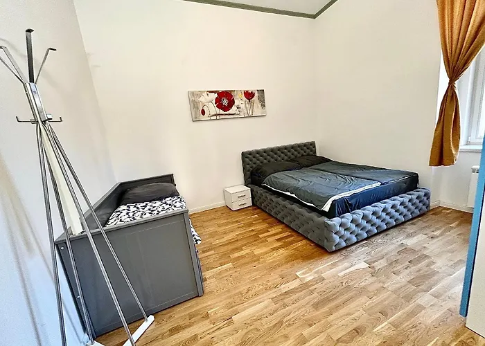New Apartment 50M Charles Square